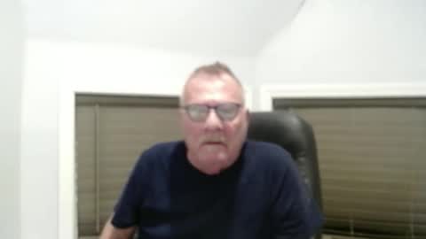 Snapshot of oldguybigd chatting on 11.28.25 oldguybigd online show from 11.28.25