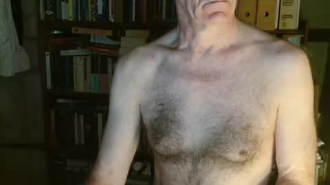 Snapshot of oldhairybastard chatting on 06.28.26 oldhairybastard online show from 06.28.26