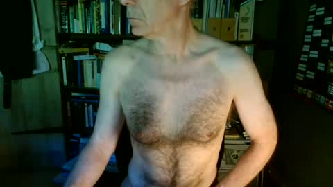 Snapshot of oldhairybastard chatting on 07.08.26 oldhairybastard online show from 07.08.26