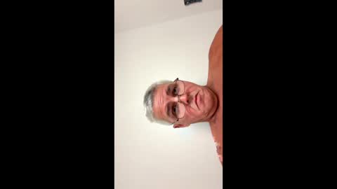 Snapshot of oldrm chatting on 09.15.25 OldrM online show from 09.15.25