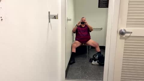 Snapshot of oldrm chatting on 02.11.26 OldrM online show from 02.11.26