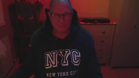 Snapshot of oldveteranuk chatting on 11.29.25 oldveteranuk online show from 11.29.25