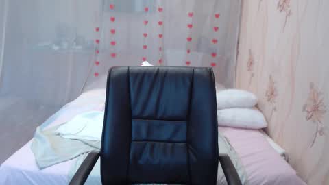 Snapshot of olgahottie chatting on 09.20.25 OlgaHottie online show from 09.20.25