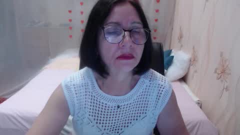 Snapshot of olgahottie chatting on 10.29.25 OlgaHottie online show from 10.29.25