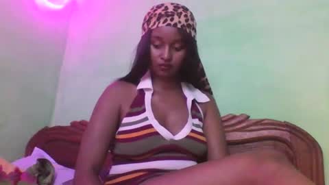 olinah610 online show from 11.21.25