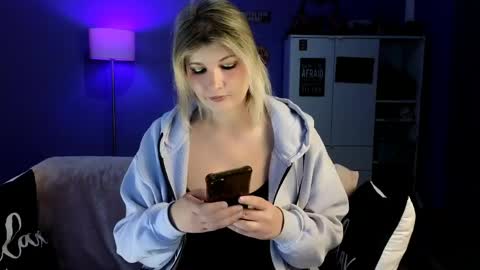 OliSunny Olivia online show from 04.22.26