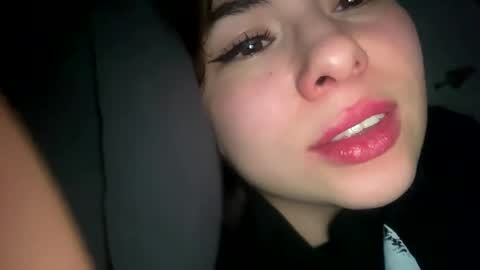 Snapshot of olivepeach chatting on 12.09.24 Oil online show from 12.09.24