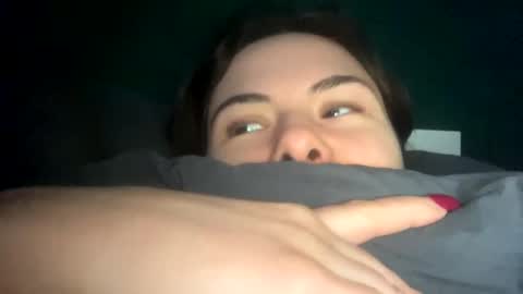 Snapshot of olivepeach chatting on 01.30.25 Oil online show from 01.30.25