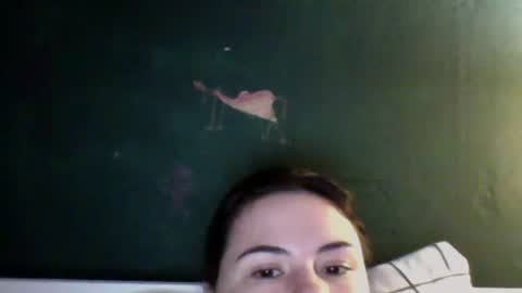 Snapshot of olivepeach chatting on 10.26.25 Oil online show from 10.26.25