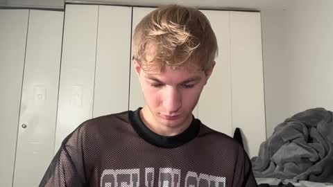 Snapshot of oliver_beck chatting on 12.10.24 Oliver Beck online show from 12.10.24