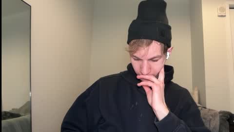 Snapshot of oliver_beck chatting on 02.01.25 Oliver Beck online show from 02.01.25