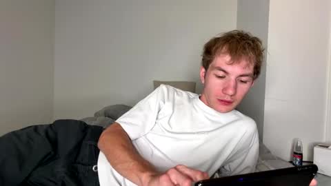 Snapshot of oliver_beck chatting on 09.27.25 Oliver Beck online show from 09.27.25