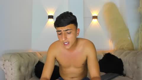 Snapshot of oliver_kooper chatting on 12.18.24 OLIVER online show from 12.18.24