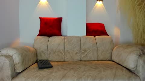 Snapshot of oliver_kooper chatting on 12.23.24 OLIVER online show from 12.23.24