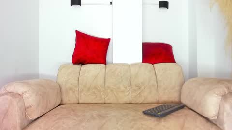 Snapshot of oliver_kooper chatting on 12.29.24 OLIVER online show from 12.29.24