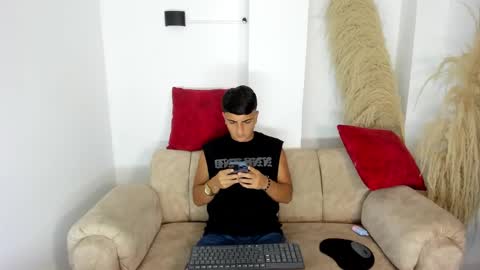 Snapshot of oliver_kooper chatting on 02.02.26 OLIVER online show from 02.02.26