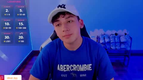 Snapshot of oliver_kyy chatting on 09.12.25 oliveeer online show from 09.12.25