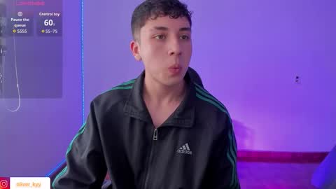 Snapshot of oliver_kyy chatting on 01.08.26 oliveeer online show from 01.08.26