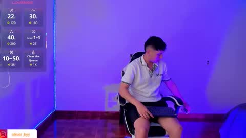 Snapshot of oliver_kyy chatting on 01.10.26 oliveeer online show from 01.10.26