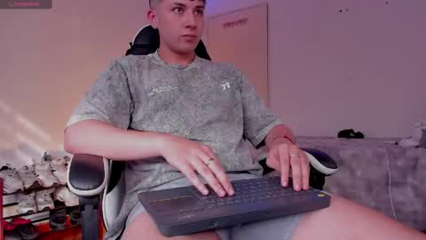 oliveeer online show from 04.18.26