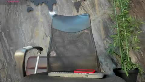 OLIVER LAURENT online show from 04.25.26