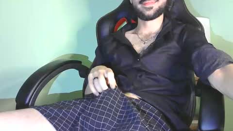 Snapshot of olivereff chatting on 02.12.25 Oliver online show from 02.12.25