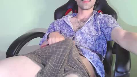 Snapshot of olivereff chatting on 01.17.26 Oliver online show from 01.17.26