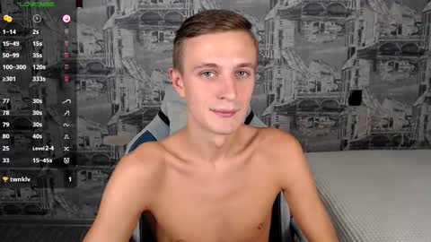 Snapshot of oliverfresh chatting on 11.17.25 Oliver online show from 11.17.25