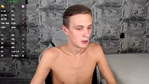 Snapshot of oliverfresh chatting on 12.01.25 Oliver online show from 12.01.25