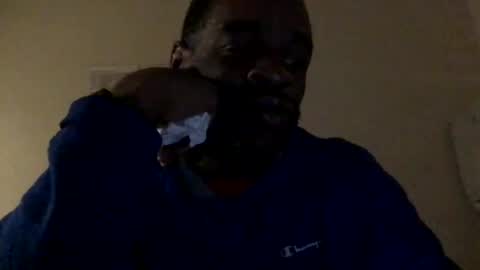 Snapshot of olivertwist1273 chatting on 01.12.25 olivertwist1273 online show from 01.12.25