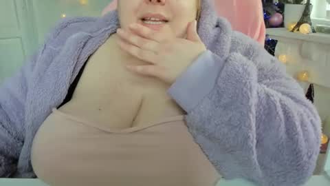 Snapshot of olivia_bud_gold chatting on 03.06.25 Olivia Gold online show from 03.06.25