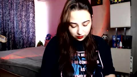 Snapshot of olivia_defo chatting on 10.21.25 olivia_defo online show from 10.21.25