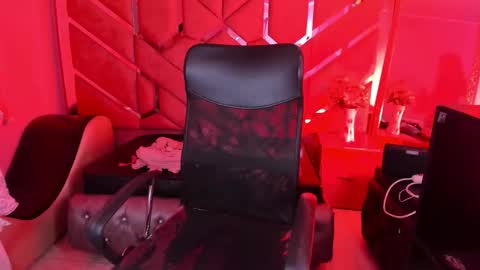 Snapshot of olivia_fox69 chatting on 02.07.26 OLIVIA online show from 02.07.26