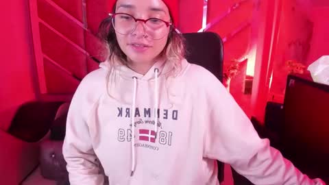 Snapshot of olivia_fox69 chatting on 02.17.26 OLIVIA online show from 02.17.26