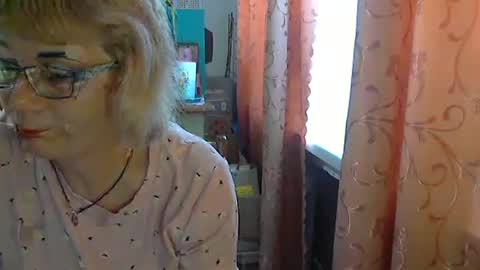 Olivia Mia online show from 05.02.26