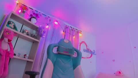 Snapshot of olivia_pretty_ chatting on 02.07.25 olivia_pretty_ online show from 02.07.25