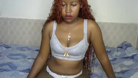 Snapshot of olivia_roxxyy chatting on 10.16.25 olivia online show from 10.16.25