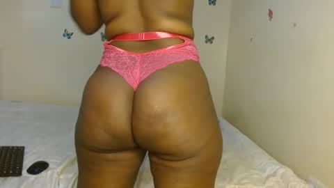 Snapshot of olivia_roxxyy chatting on 02.08.26 olivia online show from 02.08.26