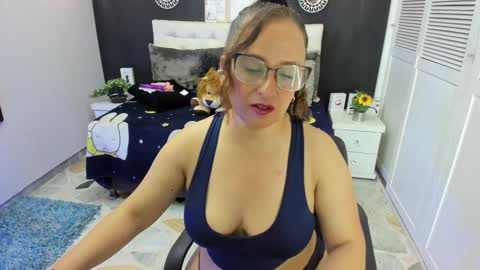 Snapshot of olivia_willd chatting on 12.12.24 olivia online show from 12.12.24