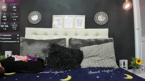 Snapshot of olivia_willd chatting on 12.14.24 olivia online show from 12.14.24