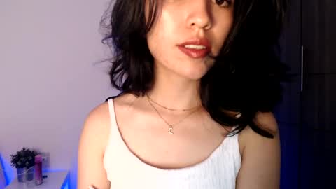 oliviaaa__ online show from 02.18.25