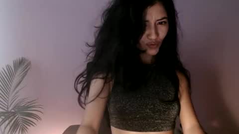 oliviaaa__ online show from 04.30.26