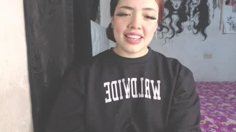 Snapshot of oliviabluee10 chatting on 11.27.25 oliviabluee10 online show from 11.27.25