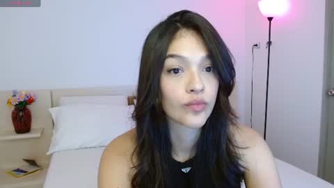 Snapshot of oliviabran_ chatting on 07.18.26 Olivia Bram online show from 07.18.26