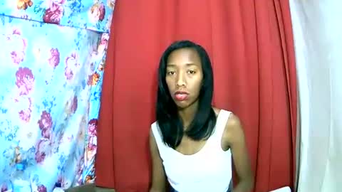 oliviah27 online show from 10.13.25