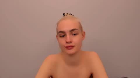 oliviaBeauty online show from 12.22.25