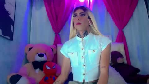 oliviahot01 online show from 03.08.26