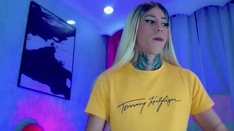 oliviahot01 online show from 05.17.26