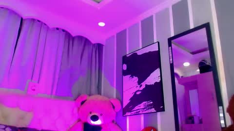 oliviahot01 online show from 06.10.26
