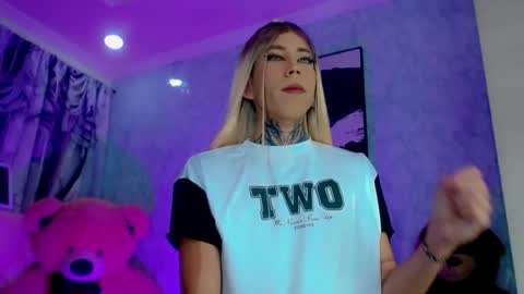oliviahot01 online show from 06.20.26